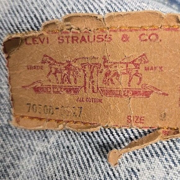 Vintage Levi's 1988-90s Acid Wash Denim Jacket Women’s Size M Made In USA - Picture 8 of 14